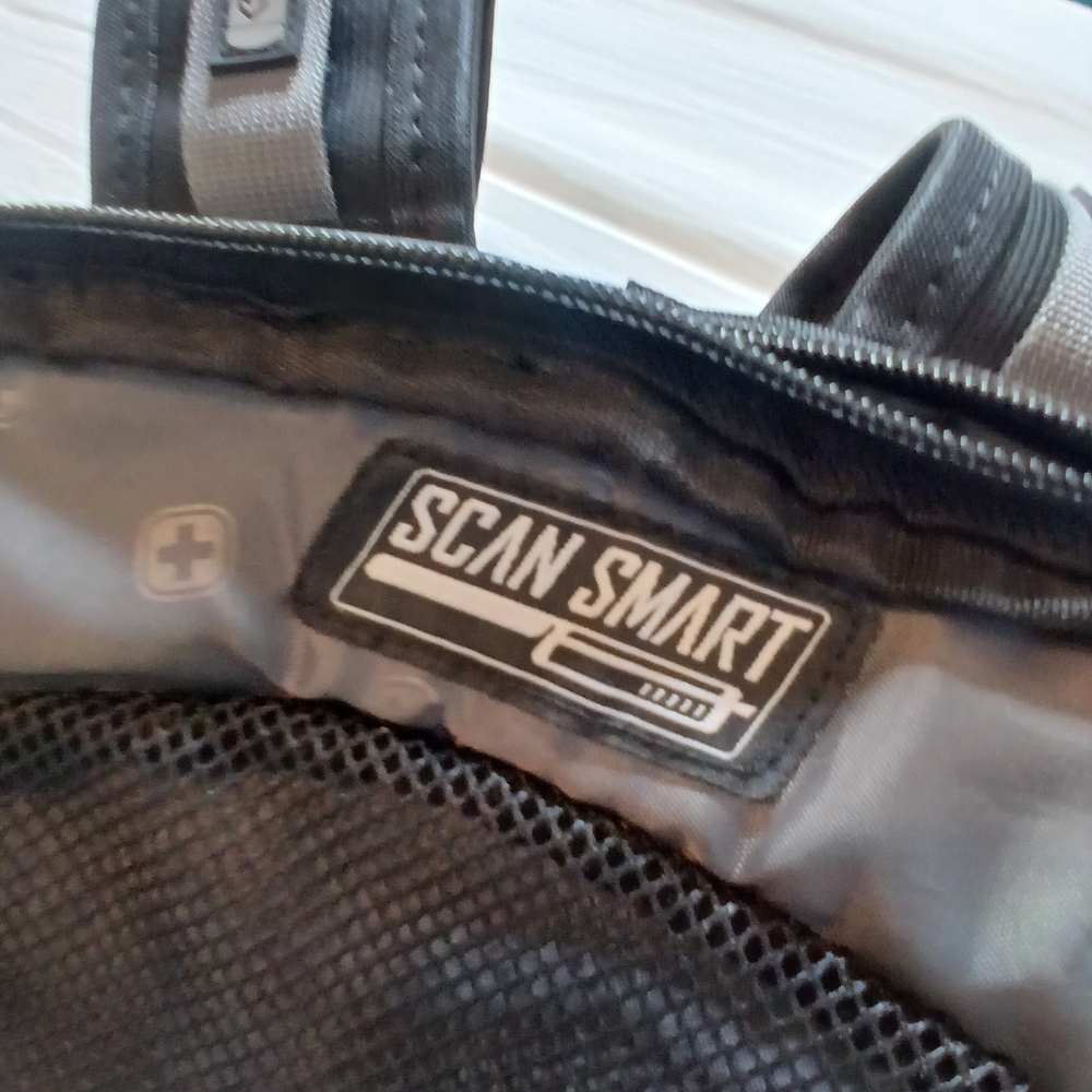 .SwissGear ScanSmart Laptop Backpack Black 17" Airflow. - Picture 3 of 16
